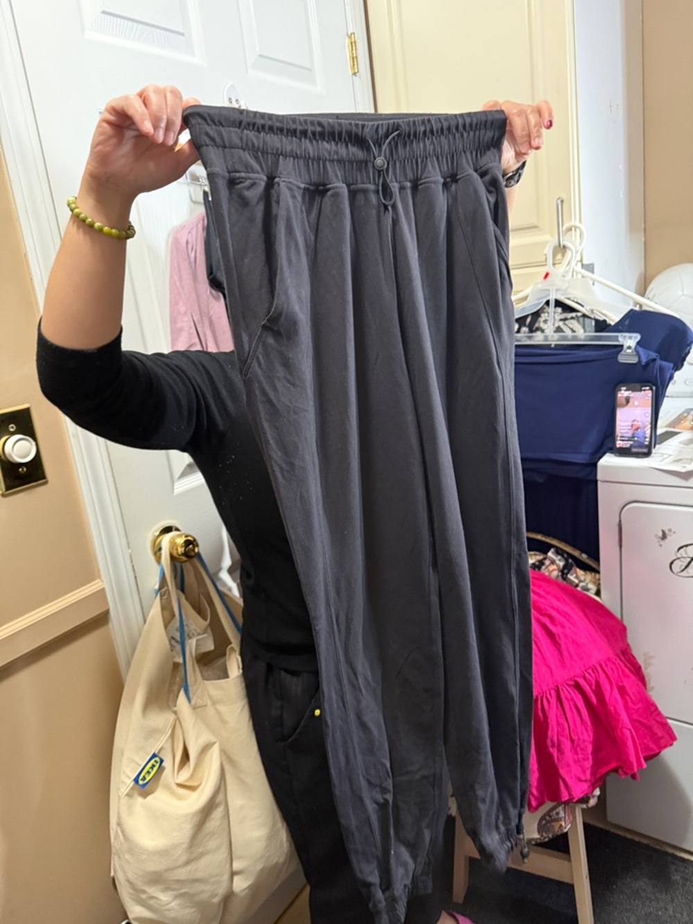 Cuffed Lululemon